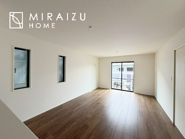 【外観】 | プライバシー性と開放感を高める住環境。陽当たりの良い開かれたロケーションを活かし、心地よい暮らしをプランニング