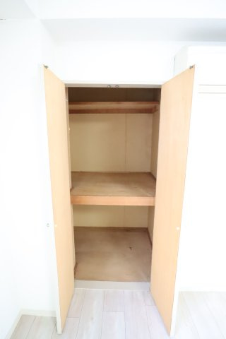 大阪市城東区鴫野西１丁目の賃貸マンションの収納