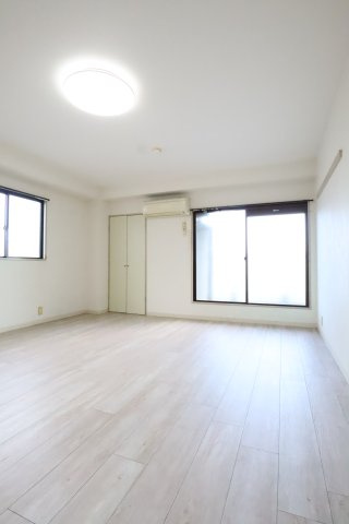 大阪市城東区鴫野西１丁目の賃貸マンションの居間・リビング