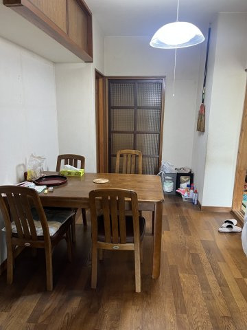 西郷町　戸建てのダイニング|ｷｯﾁﾝ横のダイニングスペースも十分な広さがあります。