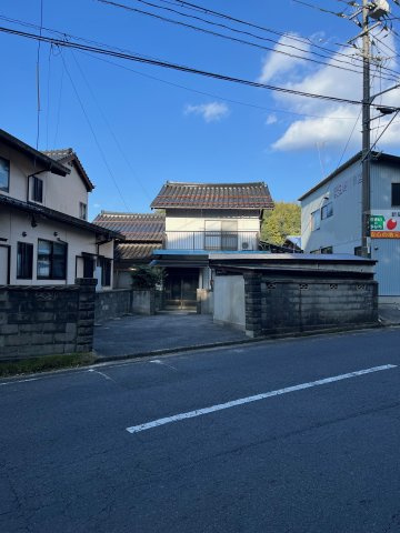 西郷町　戸建ての前面道路含む現地写真