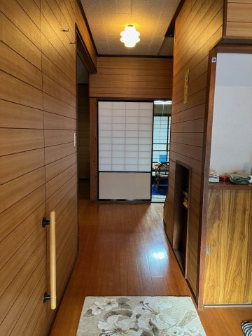 西郷町　戸建ての玄関