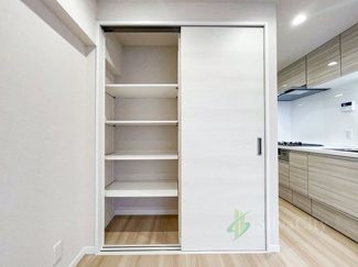 【収納】 | 三田吉祥寺コーポ | 収納　リビング脇
