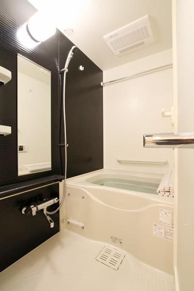 プレミアムキューブＧ東新宿の浴室