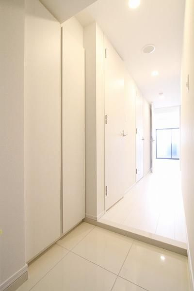 プレミアムキューブＧ東新宿の玄関