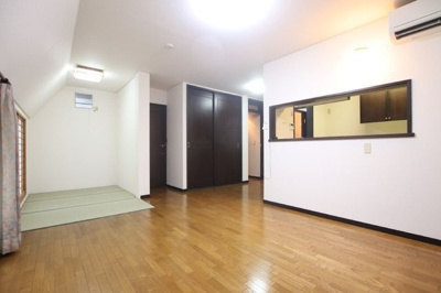 【居間・リビング】 | 築地國末ビル | おしゃれなリビングです