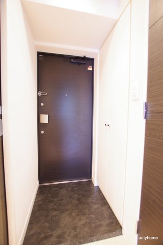 プレサンス新大阪クレスタ　仲介手数料無料の玄関