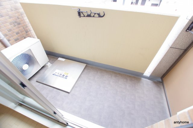 プレサンス新大阪クレスタ　仲介手数料無料のバルコニー