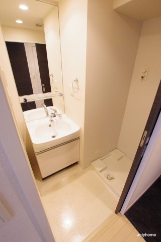 プレサンス新大阪クレスタ　仲介手数料無料の洗面所