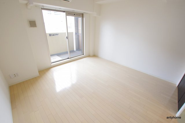 プレサンス新大阪クレスタ　仲介手数料無料の洋室