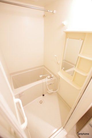 プレサンス新大阪クレスタ　仲介手数料無料の浴室