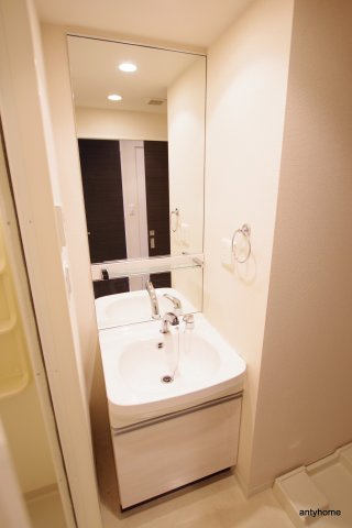 プレサンス新大阪クレスタ　仲介手数料無料の洗面所