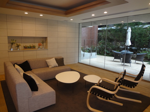 ザ・パークハウス花小金井ガーデンⅡ街区のエントランス|2017年3月撮影