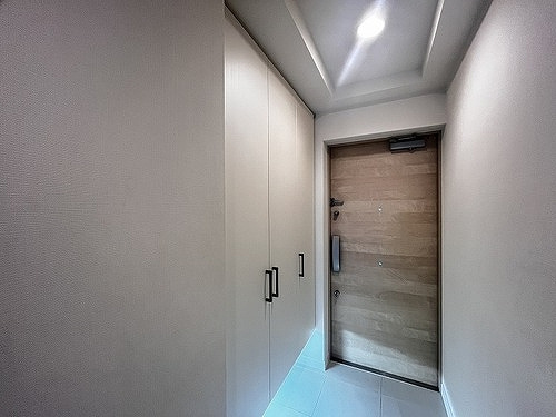 ネバーランド阿倍野西田辺の玄関|玄関　※工事完了時／２０２５年１１月の写真