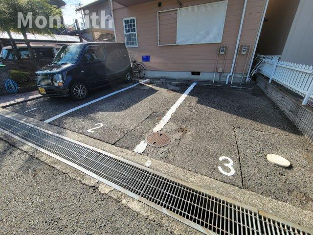 メゾンビューの駐車場