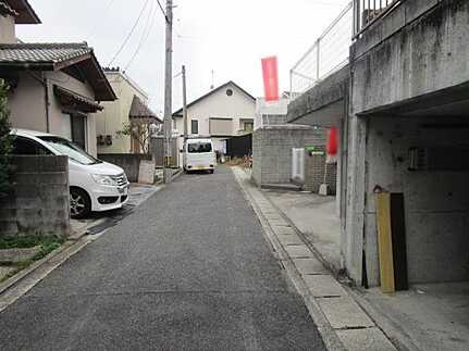安佐南区長楽寺1丁目の前面道路含む現地写真