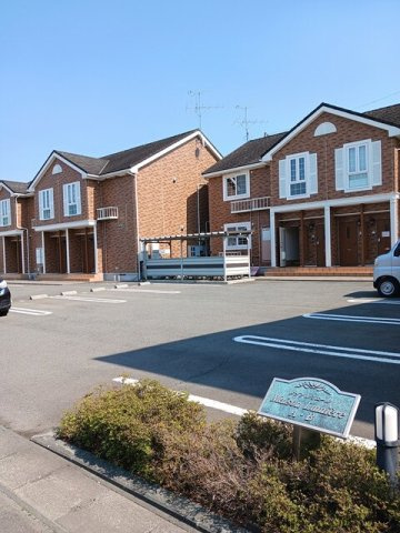 メゾン　ルミエールＡの駐車場