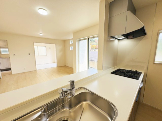 『八王子市新築戸建て』八王子市寺田町761-21【仲介手数料無料】　新築戸建てのキッチン|～仲介手数料無料☆八王子ひなた不動産～八王子市寺田町　新築戸建て