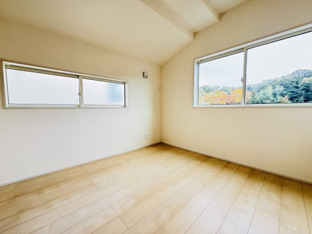 『八王子市新築戸建て』八王子市寺田町761-21【仲介手数料無料】　新築戸建ての洋室|～仲介手数料無料☆八王子ひなた不動産～八王子市寺田町　新築戸建て