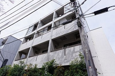 フォーフロントの外観