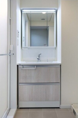 【洗面所】 | ルクレ日本橋蛎殻町 | スペースが確保できる洗面所です