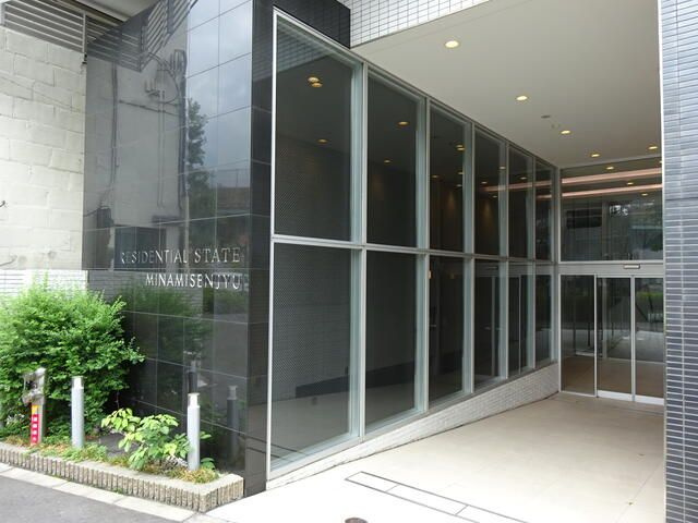 レジデンシャルステート南千住のエントランス