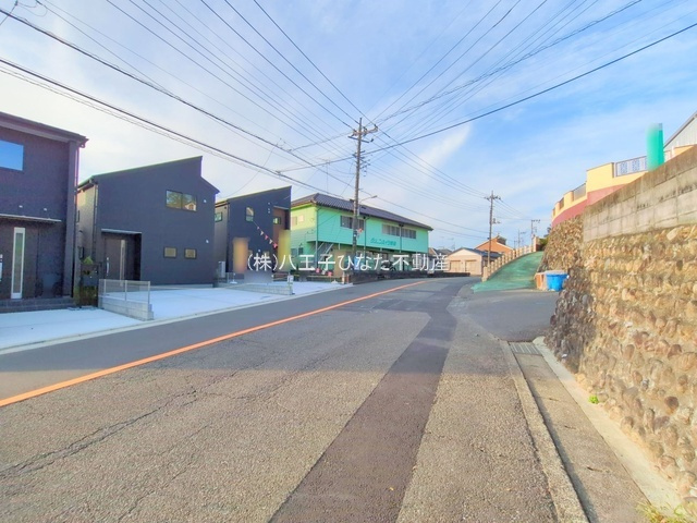 祝　成約済み　八王子市　寺田町　新築戸建ての前面道路含む現地写真|～仲介手数料無料☆八王子ひなた不動産～八王子市寺田町　新築戸建て