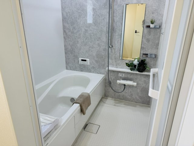 八王子市　楢原町　新築一戸建て　２４ー１期の浴室|～のびのびくつろげるバスルーム　１日の締めくくりに癒やしのバスタイムを～