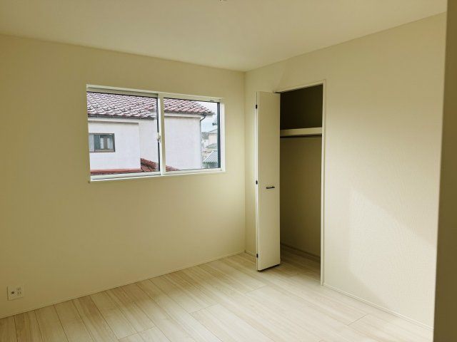 八王子市　楢原町　新築一戸建て　２４ー１期の子供部屋|～2階5.7帖の洋室です～