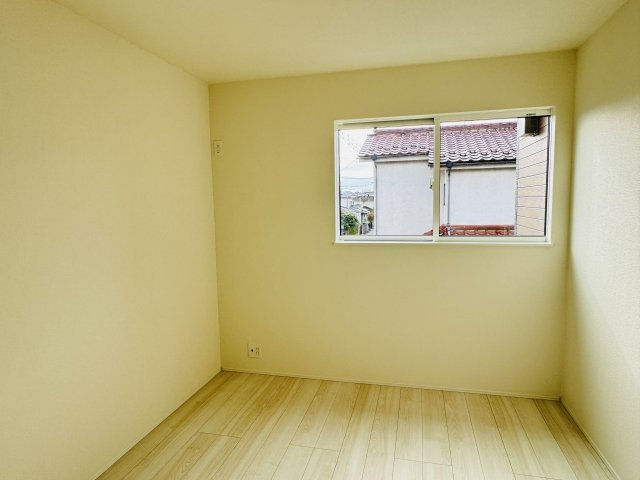 八王子市　楢原町　新築一戸建て　２４ー１期の子供部屋|～2階5.6帖の洋室です～