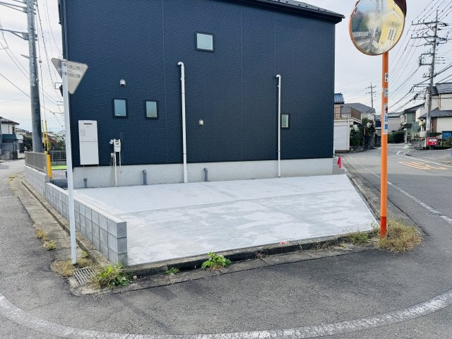 八王子市　楢原町　新築一戸建て　２４ー１期の駐車場|～計4台駐車可能カースペース～