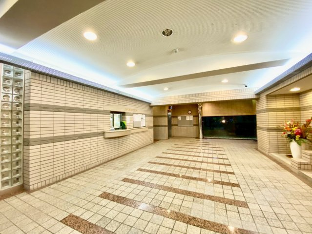 ライオンズマンション中倉のエントランス
