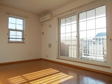 ソレイユ　トロワの居間・リビング