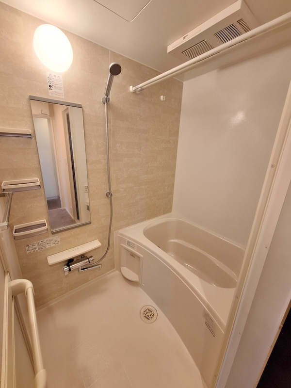 日進町１丁目メゾンの浴室