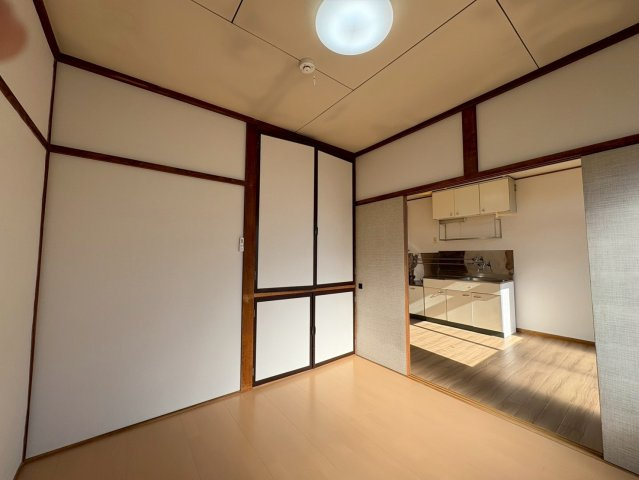 ひまわりマンションの洋室