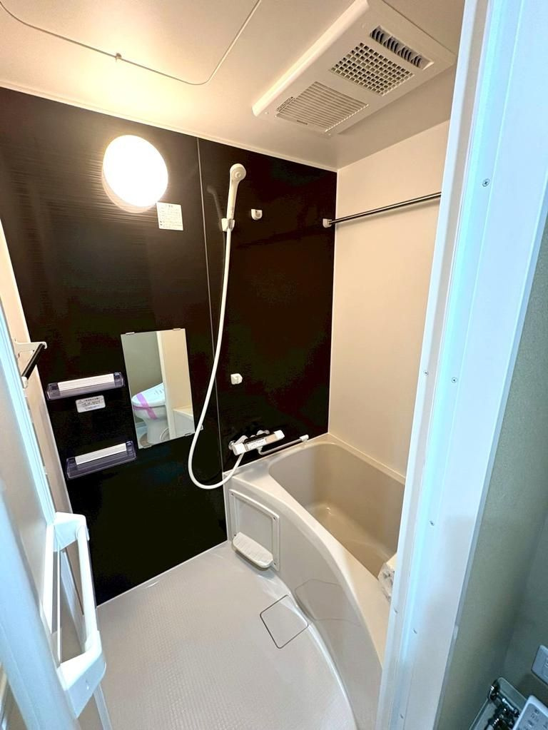 リブ・テイル　３０３号室の浴室