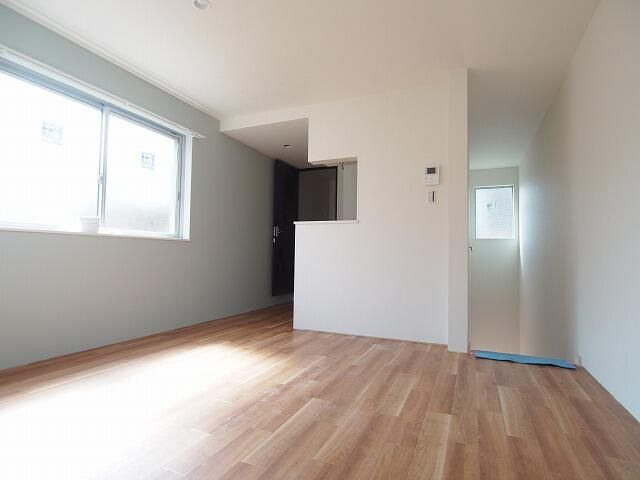 リブ・テイル　３０３号室の居間・リビング