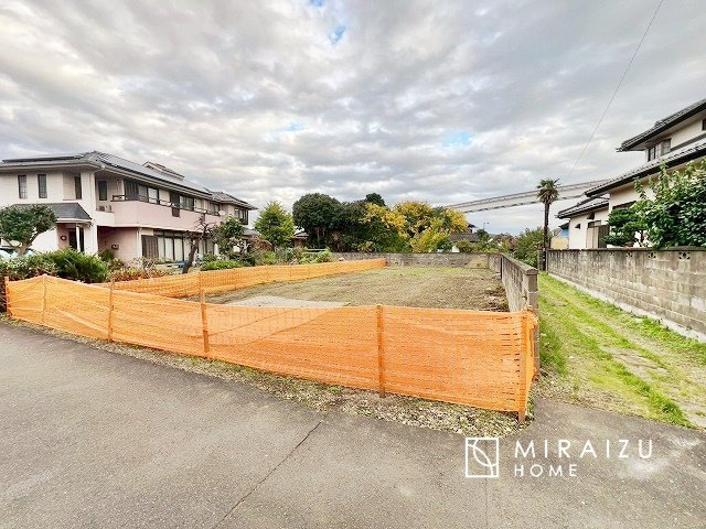 【前面道路含む現地写真】 | 現地見学やご案内は、周辺環境と合わせてエリアの特性を存分にお伝えできるような思いでに残るご案内に努めます。
