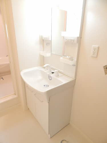 ボヌールK B棟の洗面所|広い洗面スペースです★