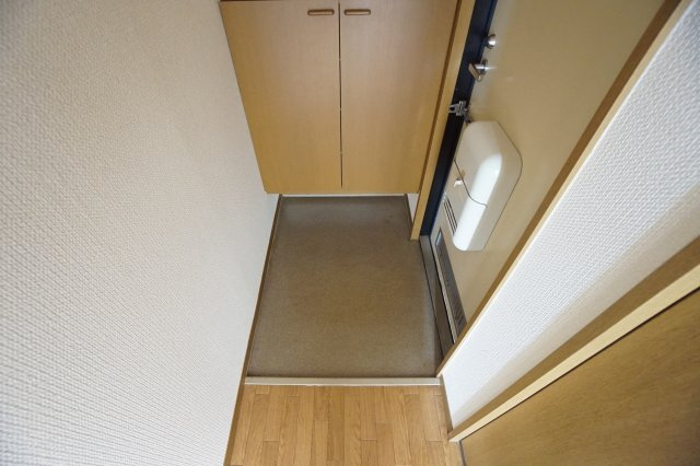 グランパレ陽向の玄関