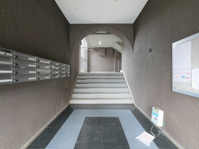 松栄大正ハイツのロビー