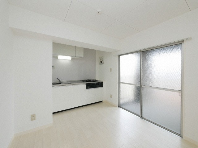 松栄大正ハイツの居間・リビング