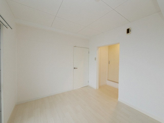 松栄大正ハイツの居間・リビング