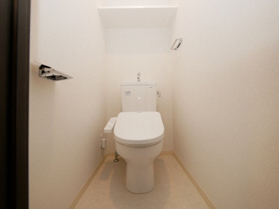 【トイレ】 | エステムコート新大阪ⅩⅢニスタ | 落ち着いた色調のトイレです