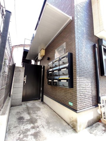 中野区本町６丁目の賃貸マンションのエントランス|落ち着いたエントランスです