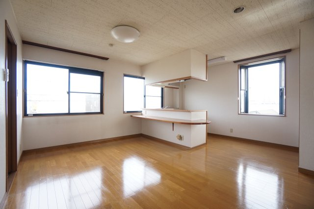 リバティ・ヴィラ　B棟の居間・リビング