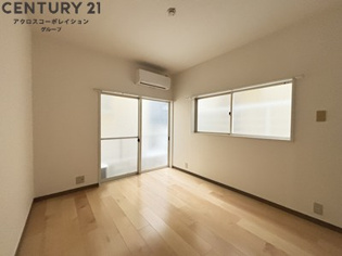 ハイツ清水の居間