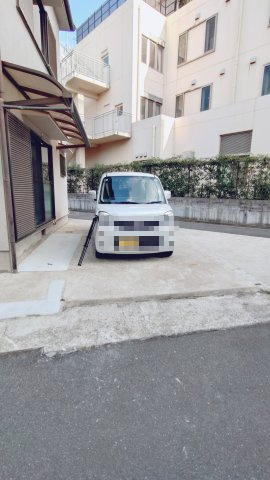 東大阪市長瀬町1丁目　中古戸建の駐車場