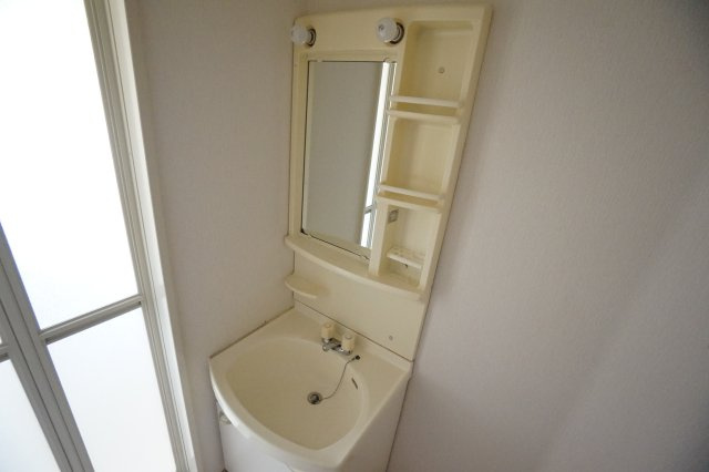 ウィスタリア西谷　A棟の洗面所