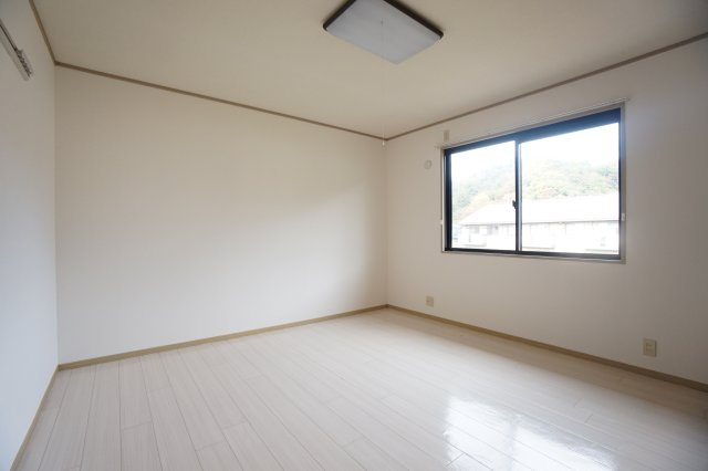 ウィスタリア西谷　A棟の居間・リビング